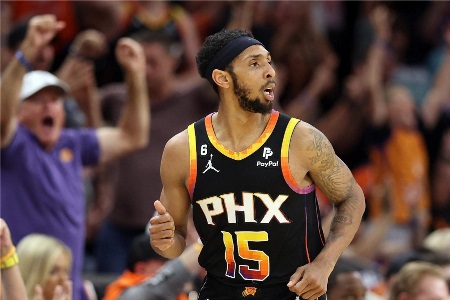 官宣：马刺队裁掉后卫佩恩