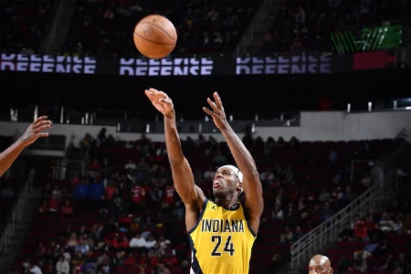 Shams：过去几个月 独行侠76人和雄鹿都对希尔德表现出了兴趣