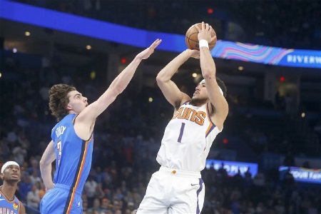 C-约翰逊：布克是一个杀手 他证明了他可以是争冠球队的大当家