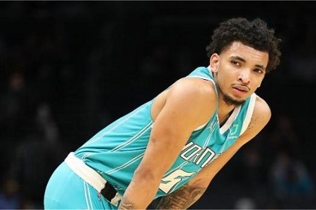 黄蜂官方：伯克奈特将接受膝盖关节镜手术 四周后重新评估