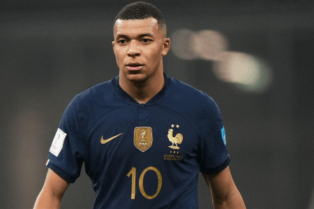 姆巴佩对阵荷兰已打进6球，所有法国球员中最多