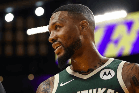 利拉德：雄鹿就是我应该在的地方 是时候该赢球了