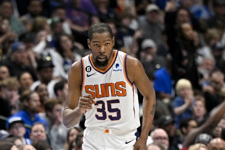 杜兰特谈11中8：出手20多次并不是我的比赛风格 除非逼不得已