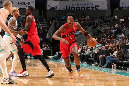 Shams：国王有很多交易资产 休赛期一直进行OG和西亚卡姆的对话