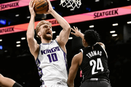 国王神塔！小萨博尼斯近4战场均拿下24分12.3板9.8助 命中率67.2%