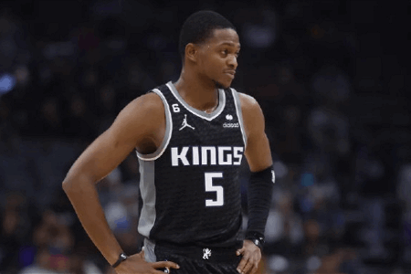 波波谈防不住福克斯：这就是为何他是全明星 他教育了我们球员