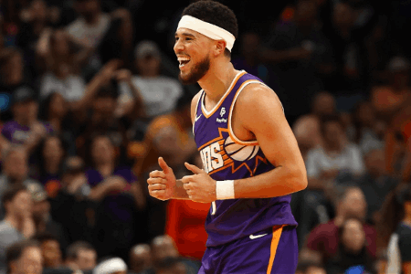 转型控卫？布克本赛季9场比赛4次助攻上双 已追平上赛季整季