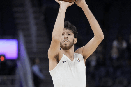 雷霆主帅：切特近三战不断学习经验 每次经历都会让他变得更好