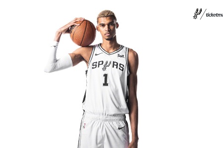 文班亚马今日迎来复出