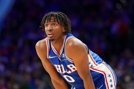 纳斯：对手防得很努力 马克西今晚打得很难受