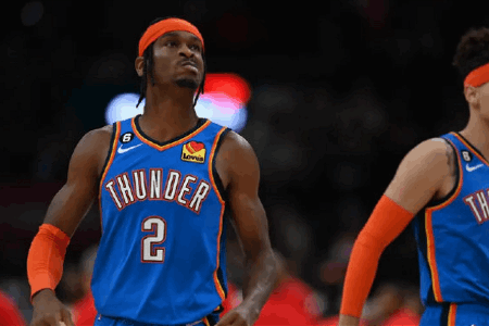 亚历山大连续11场至少25分2抢断 历史第五长纪录&比肩乔艾