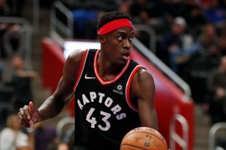 Woj：猛龙目前在围绕斯科蒂-巴恩斯建队 西卡具有不错的交易价值