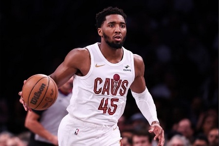 Stein：骑士对长期续约米切尔不乐观 但交易他的兴趣为零