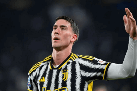 弗拉霍维奇想留队，但可能不满意尤文的分摊年薪续约报价