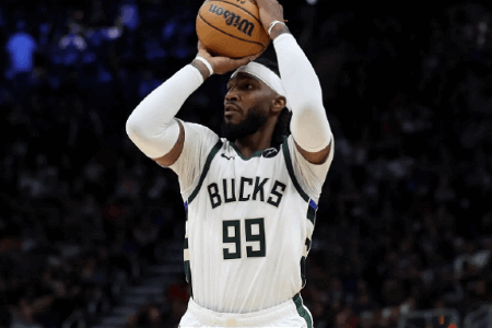 克劳德：字母哥和利拉德今晚做得很棒 大家都围绕着他俩打球