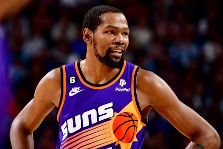 关系这么僵？追梦：KD必须做到像库里22年所做到的事情 才能参与到GOAT对话