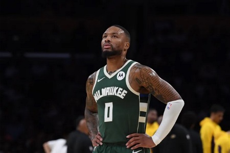 牺牲自己！利拉德本季大部分时间都在调整自己 融入雄鹿进攻体系