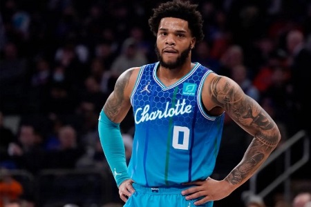 能成行吗？美记：太阳计划积极参与交易&买断市场 小桥是合理目标