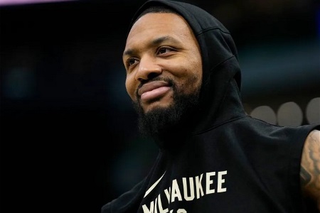 戴表了！利拉德最后时刻反超特雷-杨 生涯首次进入全明星首发