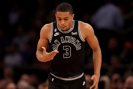 马刺愿意交易凯尔登-约翰逊的意愿被外界“夸大了”