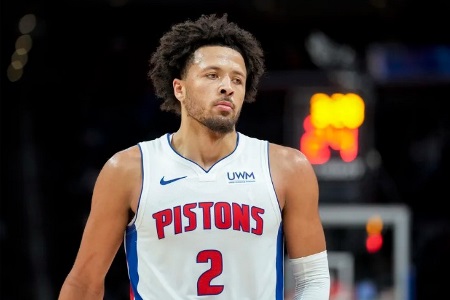 康宁汉姆：替补们打得很棒 球队没能守住胜利