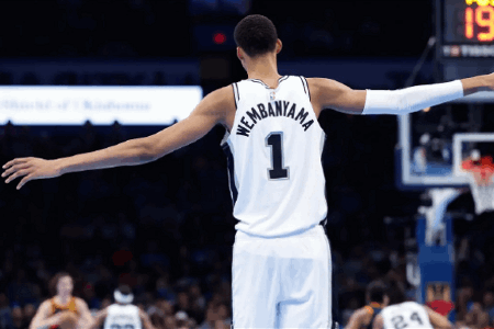 锡安：文班未来能拿两三次DPOY或MVP 他是个令人惊叹的球员