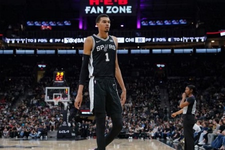 NBA历史仅3人在新秀赛季场均至少20分10板3帽 文班有望成第4人