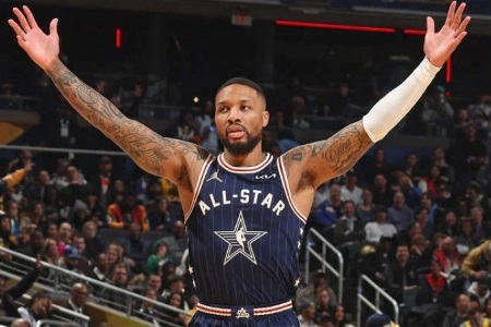 首获MVP! 利拉德：200分确实多 这显得我们没打出人们想看到的竞争性