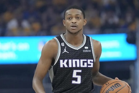 伤病困扰！福克斯：这段时间在处理肩伤 但一直没弄明白具体是怎么回事