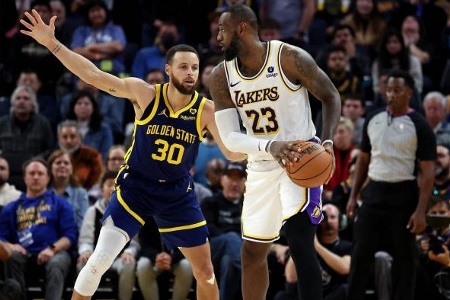 周四NBA伤停：詹姆斯缺席湖勇大战，米切尔&比尔出战成疑