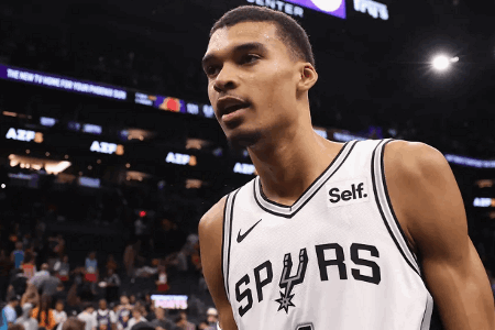 历史第三快！文班50场比赛拿下至少1000分500板150帽 