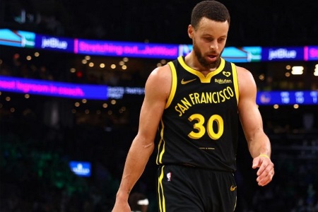 并无大碍！库里谈膝伤：并未对我在场上造成困扰 出场比赛是一个很好的决定