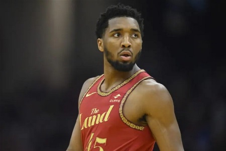 早日康复！米切尔接受PRP注射以治疗左膝骨挫伤 将缺席3场