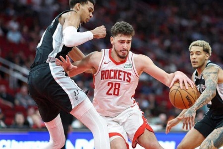 未来可期！申京45分为火箭球员近3年单场最高分，上一个50+是波特所得