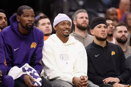 赢球的原因？布克：三巨头同时在场了，我们会为彼此而战