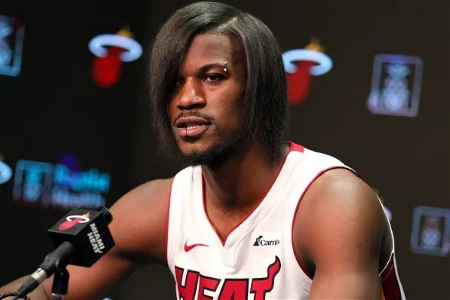 周三NBA伤停：巴特勒可能出战，米切尔出战成疑
