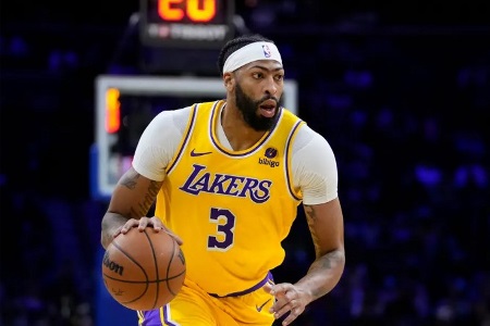 不影响发挥！浓眉：医生说我不需要戴护目镜来保护眼睛，因此我选择不戴