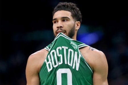 周三NBA伤停：塔图姆明日战雄鹿将出战，字母哥&巴特勒出战成疑