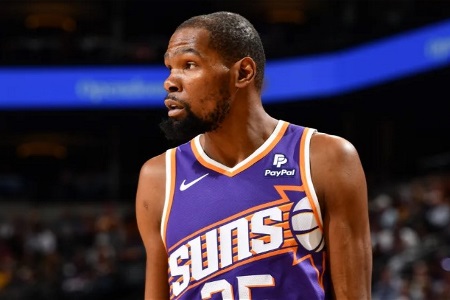 KD：我知道人们想让球员或教练背锅，但取胜或失败都属于球队