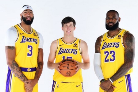 湖记：湖人将继续围绕詹眉+里夫斯建队，其他人均可进行交易