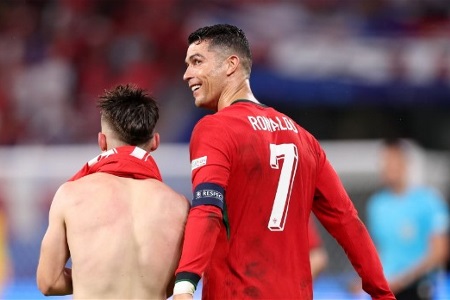 加拉：我认为C罗会参加2026世界杯，那会是他的最后一舞