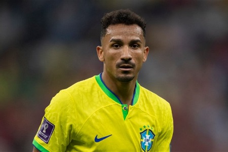 达尼洛：球场尺寸过大对比赛造成了损害，我们与欧洲杯差异很明显