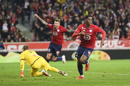 卫报：曼联切尔西热刺等四队争夺里尔前锋戴维