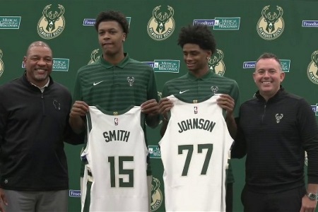 里弗斯：喜欢老将和年轻人的比例，我们需要年轻的天赋 