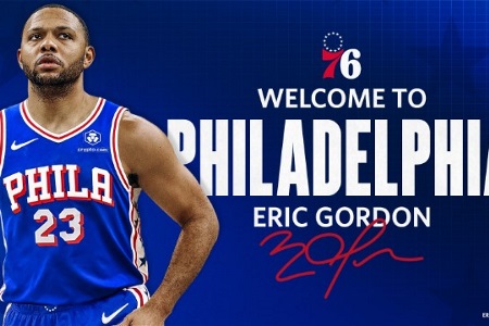 联手乔治！Scotto：戈登与76人的合同为2年677万美元，25-26赛季为球员选项