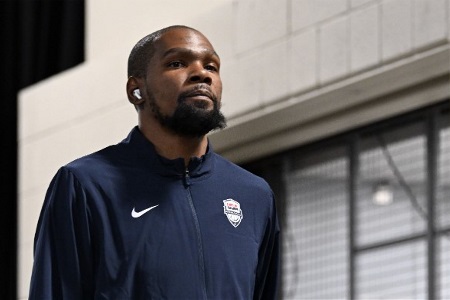 大杀器即将归队？美记：杜兰特今天早早来到球场进行训练