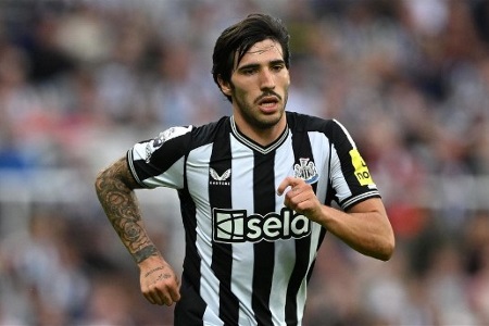 还能踢？埃迪-豪：托纳利能很快适应节奏，但可能需一段时间达到最佳水平