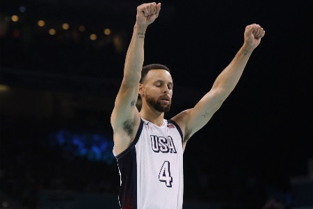 库里小组赛三分19中5！欧媒打趣：巴黎的魔法还未对他奏效