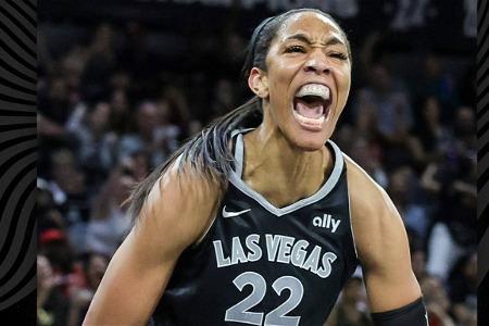 WNBA历史首人！阿贾-威尔逊爆砍26分16板5助5帽0失误！