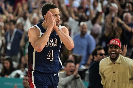 库里：奥运金牌战最后3分钟像神话一样，我经常回看那场的集锦